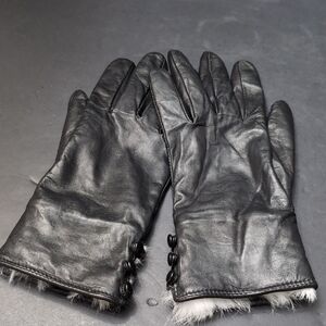 Fownes Brothers Women's Black Leather Gloves with Rabbit Fur Cuff.